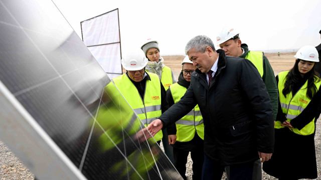 МинКаб Төрагасы Адылбек Касымалиев Ысык-Көл облусундагы күн энергетикасынын масштабдуу долбоорлорунун ишке ашырылышы менен таанышты